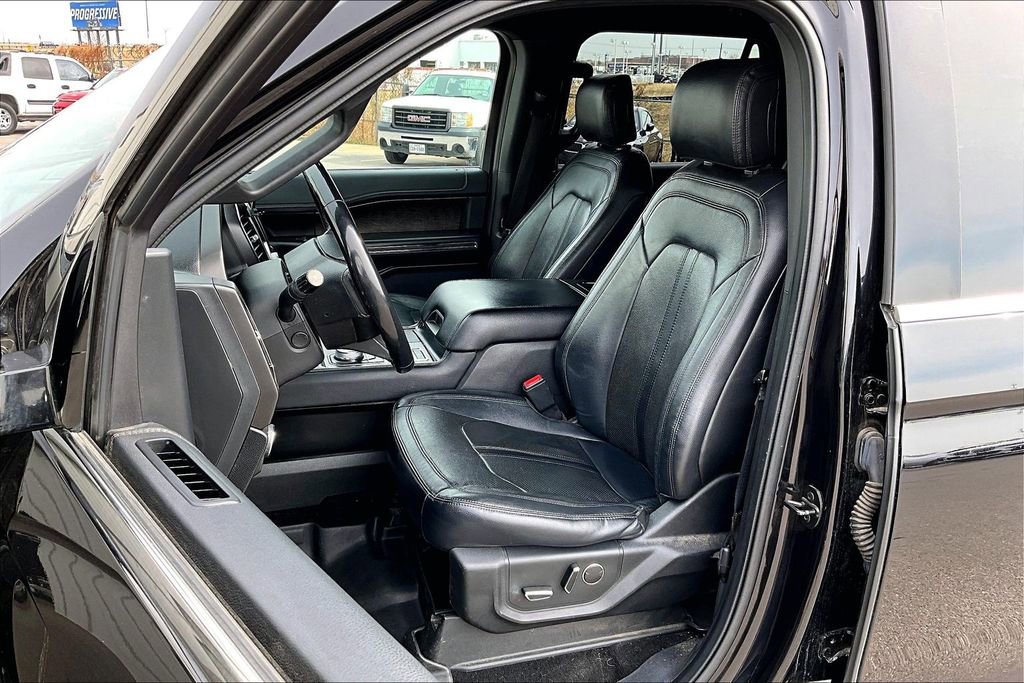 Used 2019 Ford Expedition Max Limited image 32
