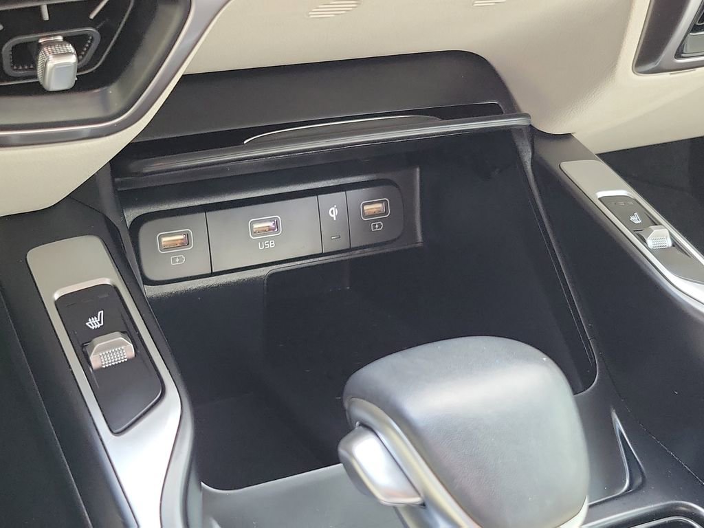 Used 2023 Kia Sorento S image 32