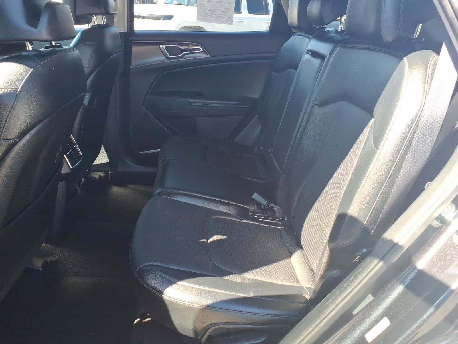 Used 2023 Kia Sportage EX AWD/4WD image 10