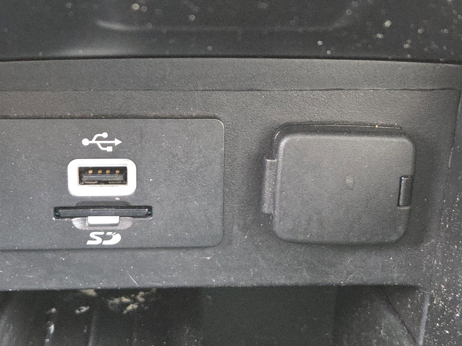 Used 2016 Ford Explorer Platinum AWD/4WD image 8