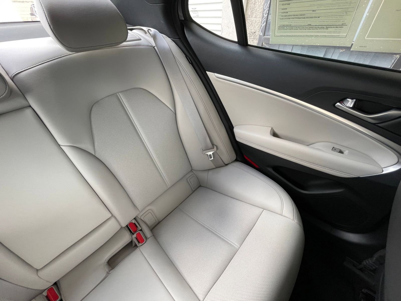 Used 2025 Genesis G70 2.5T image 37