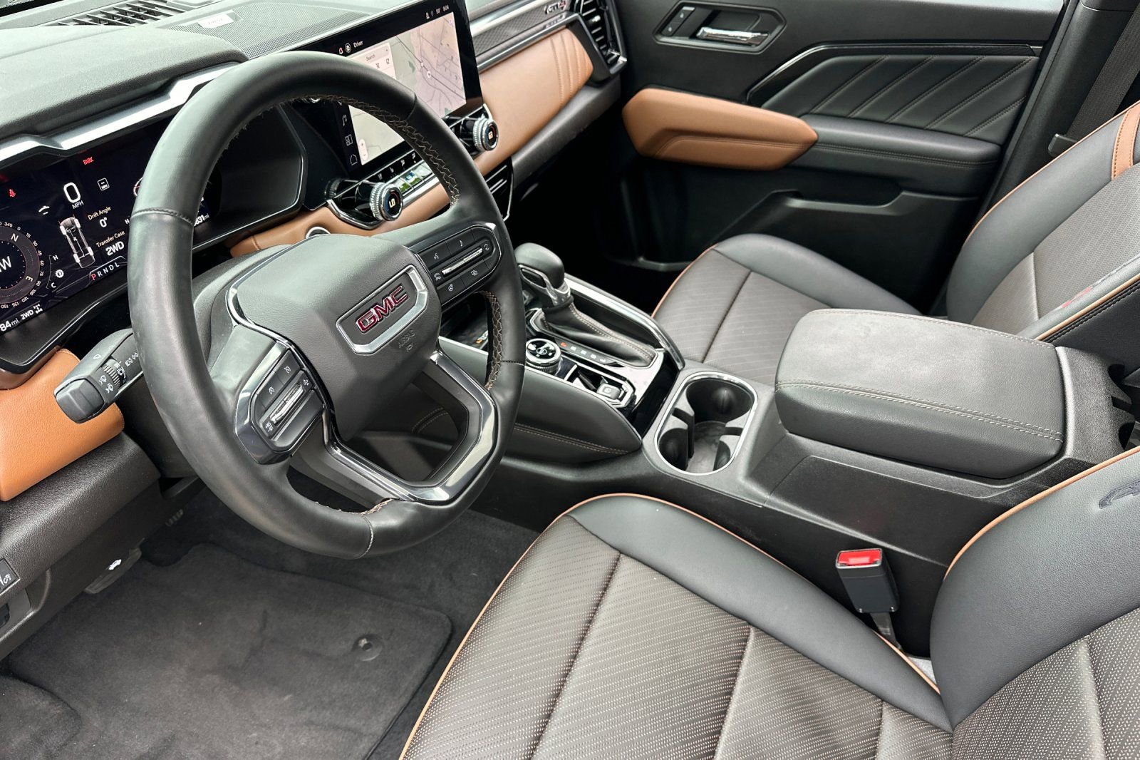 Used 2025 GMC Canyon AT4 w/ Nightfall Edition image 10