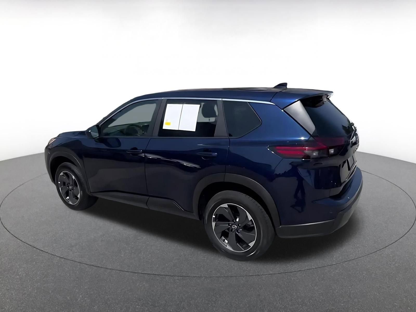 Used 2025 Nissan Rogue SV FWD image 10