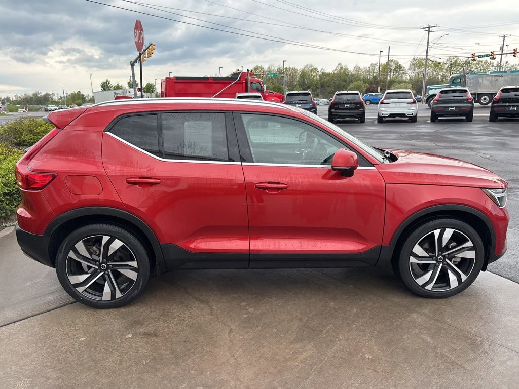 Used 2023 Volvo XC40 B5 Plus w/ Driver Assist Package AWD/4WD image 6