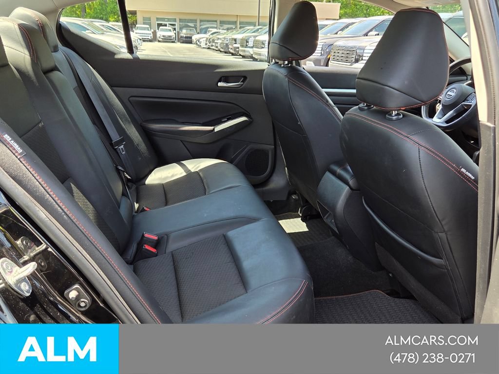 Used 2025 Nissan Altima 2.5 SR FWD image 13