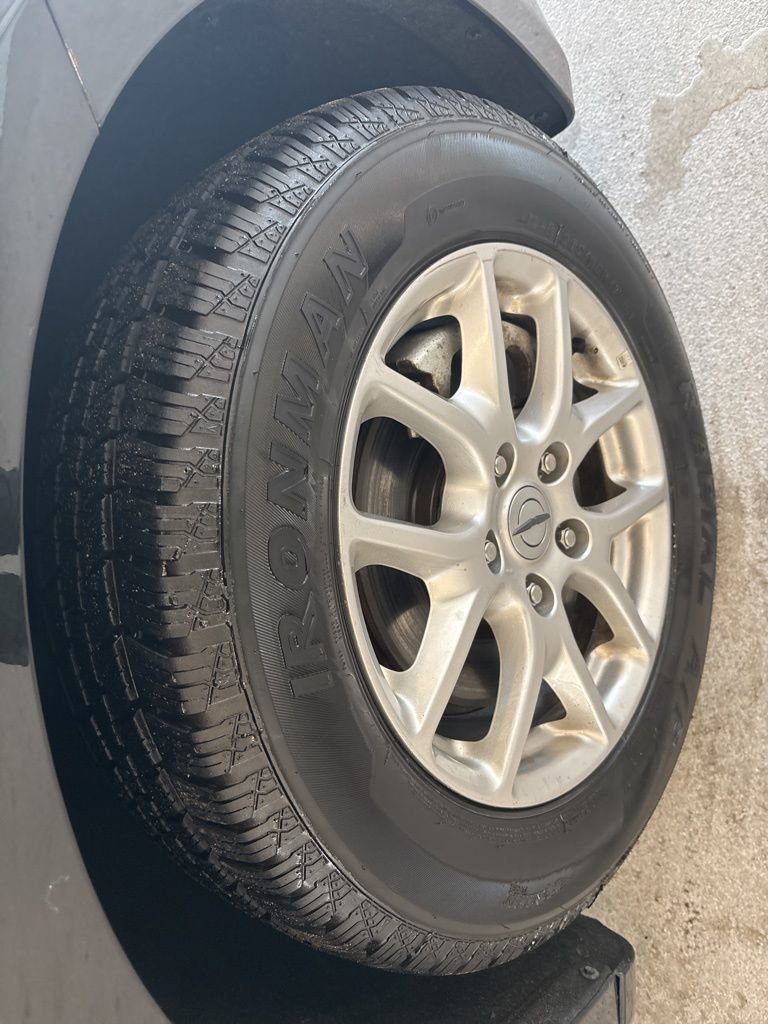 Used 2023 Chrysler Voyager LX image 29