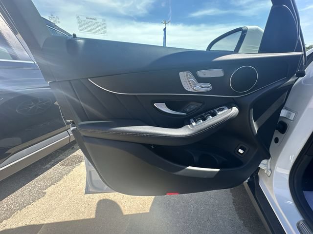 Used 2022 Mercedes-Benz GLC 300 4MATIC image 24
