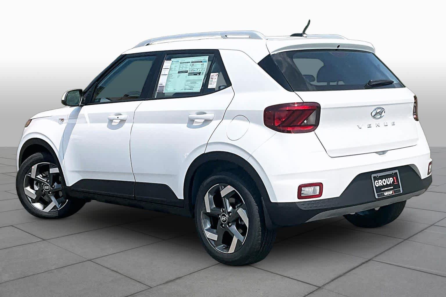 New 2026 Hyundai Venue SEL FWD image 7