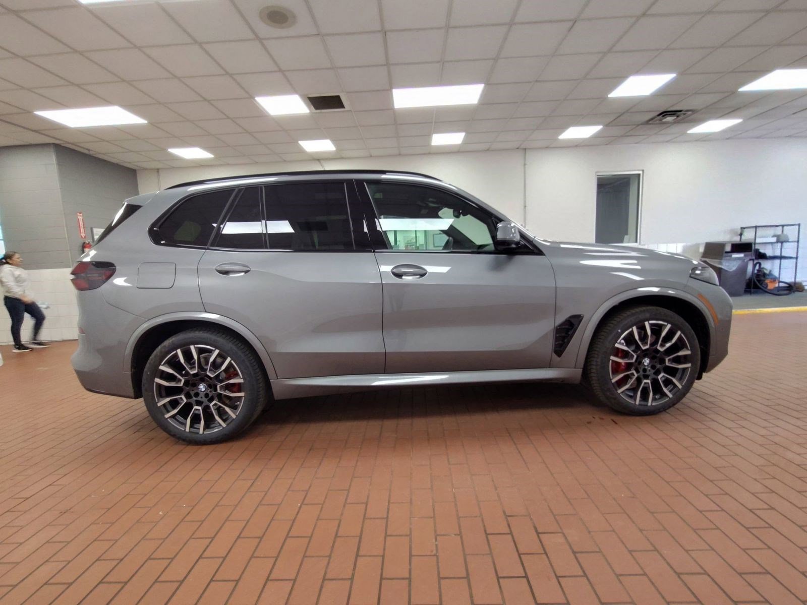New 2026 BMW X5 xDrive50e image 7