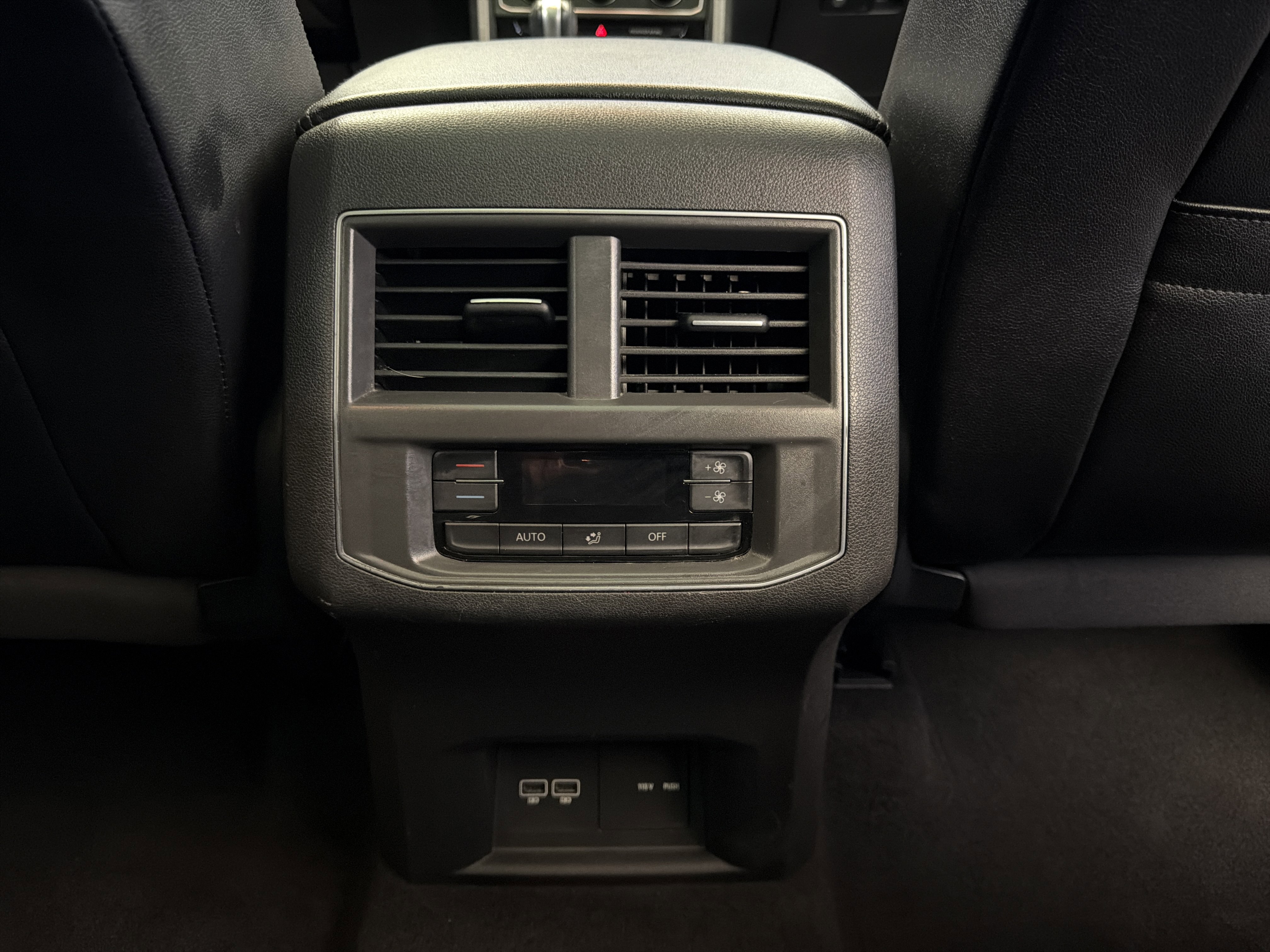 Used 2019 Volkswagen Atlas SEL AWD/4WD image 29