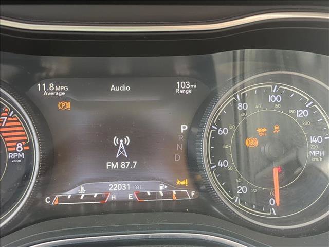 Used 2019 Jeep Cherokee Trailhawk AWD/4WD image 10