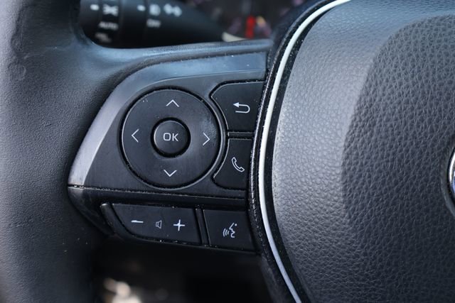 Used 2020 Toyota RAV4 XLE Premium image 22