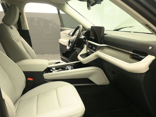 New 2026 Ford Explorer Platinum image 17