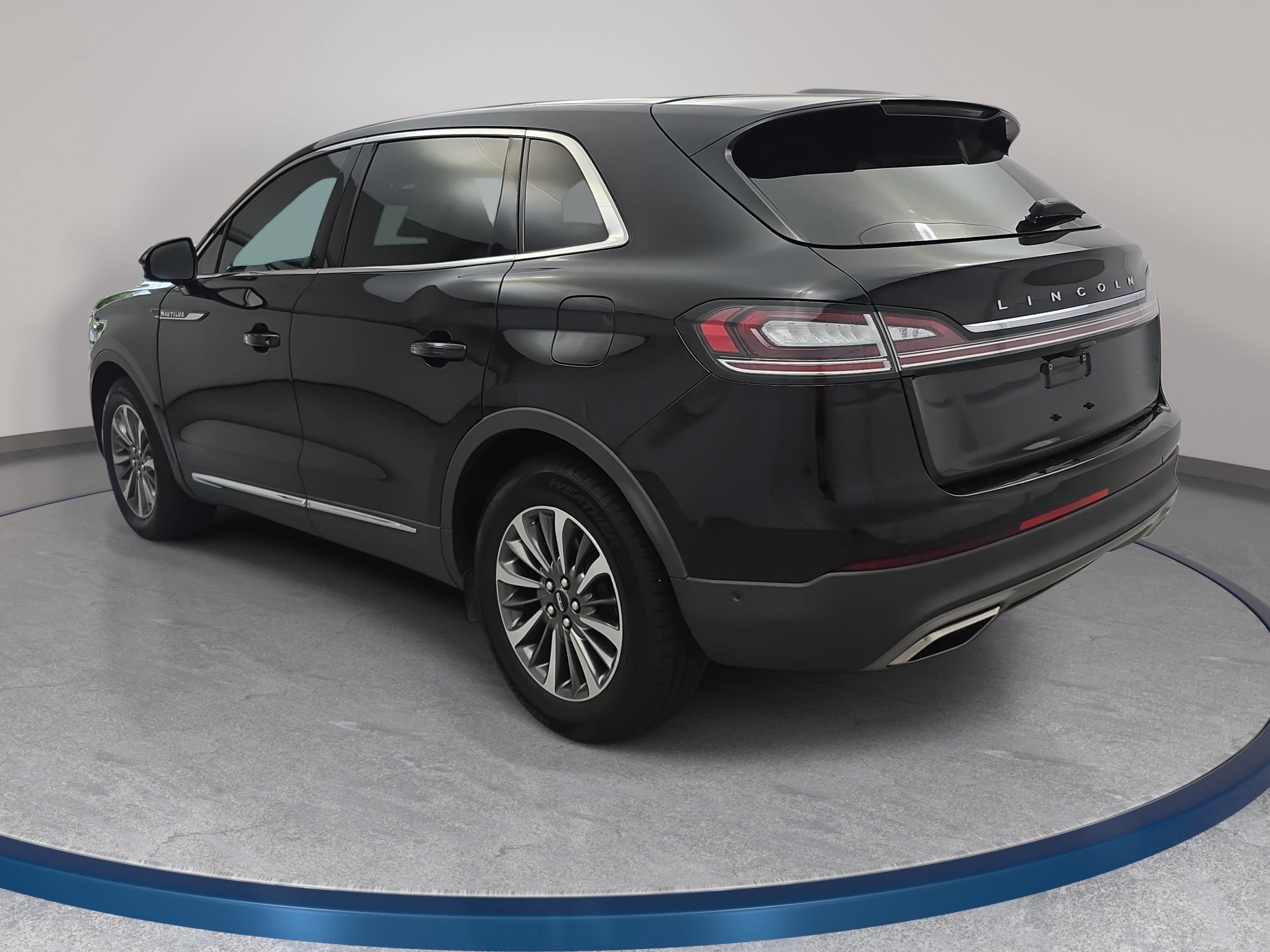 Used 2023 Lincoln Nautilus Reserve FWD image 7