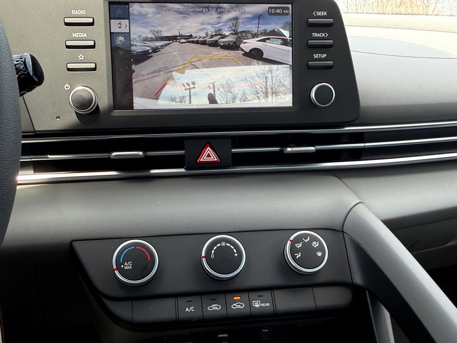 New 2025 Hyundai Elantra SE w/ Cargo Package FWD image 18