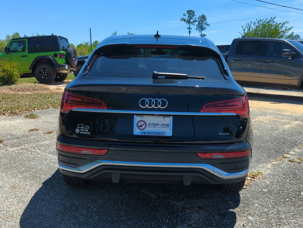 Used 2022 Audi Q5 2.0T Premium w/ Convenience Package image 6