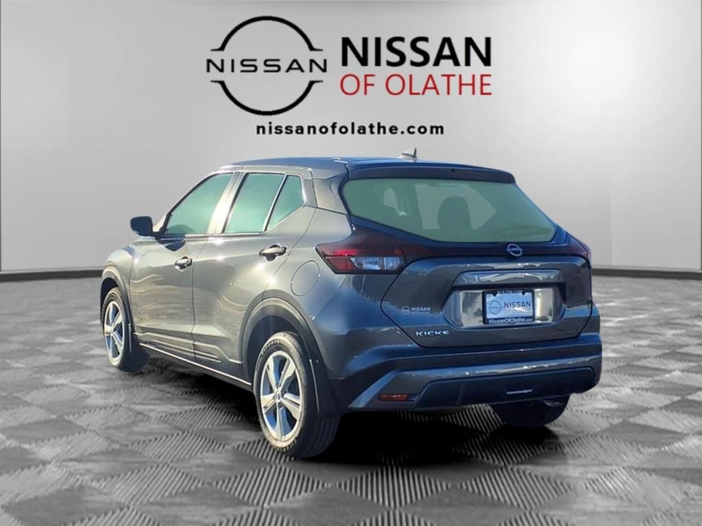 Used 2025 Nissan Kicks Play S image 3