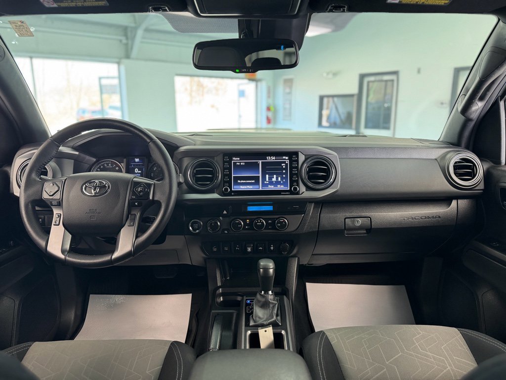 Used 2022 Toyota Tacoma TRD Sport w/ Technology Package image 22