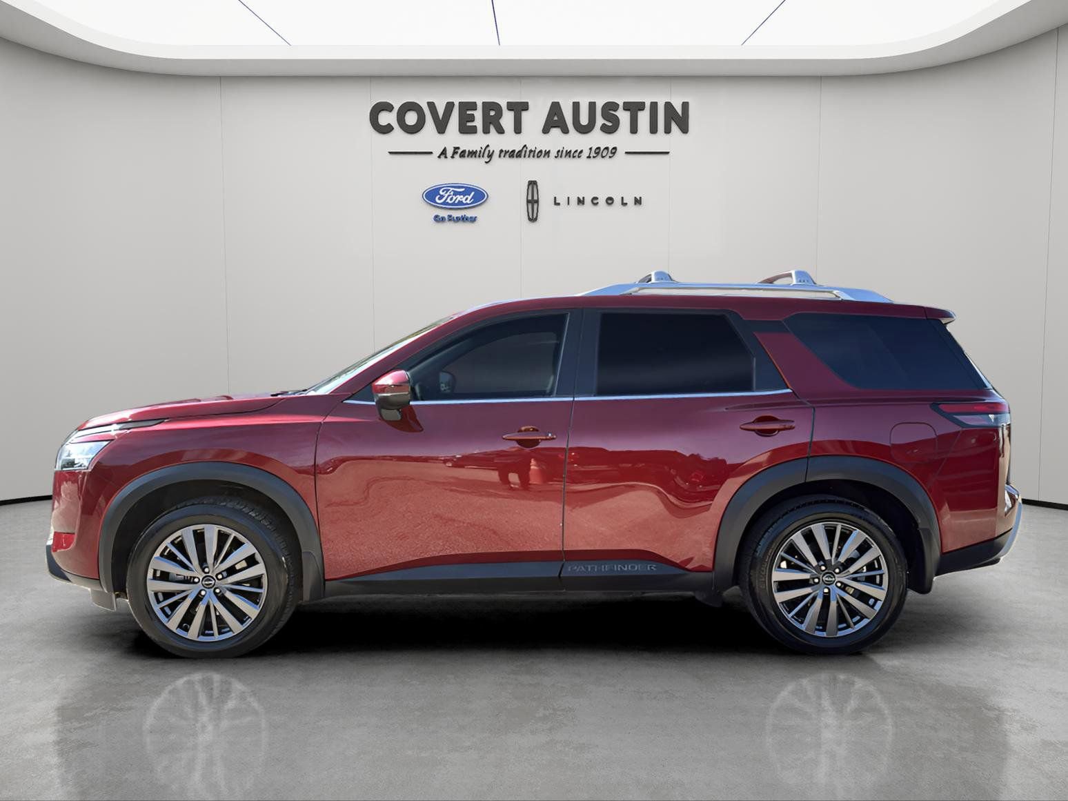 Used 2023 Nissan Pathfinder SL w/ SL Premium Package image 2