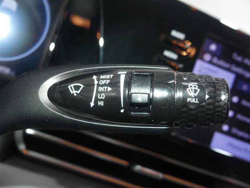 Used 2022 Hyundai Elantra SEL w/ Convenience + Premium Package FWD image 35
