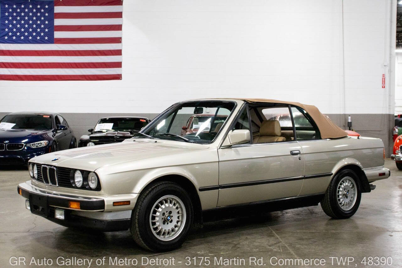 Used 1989 BMW 325i Convertible RWD image 3
