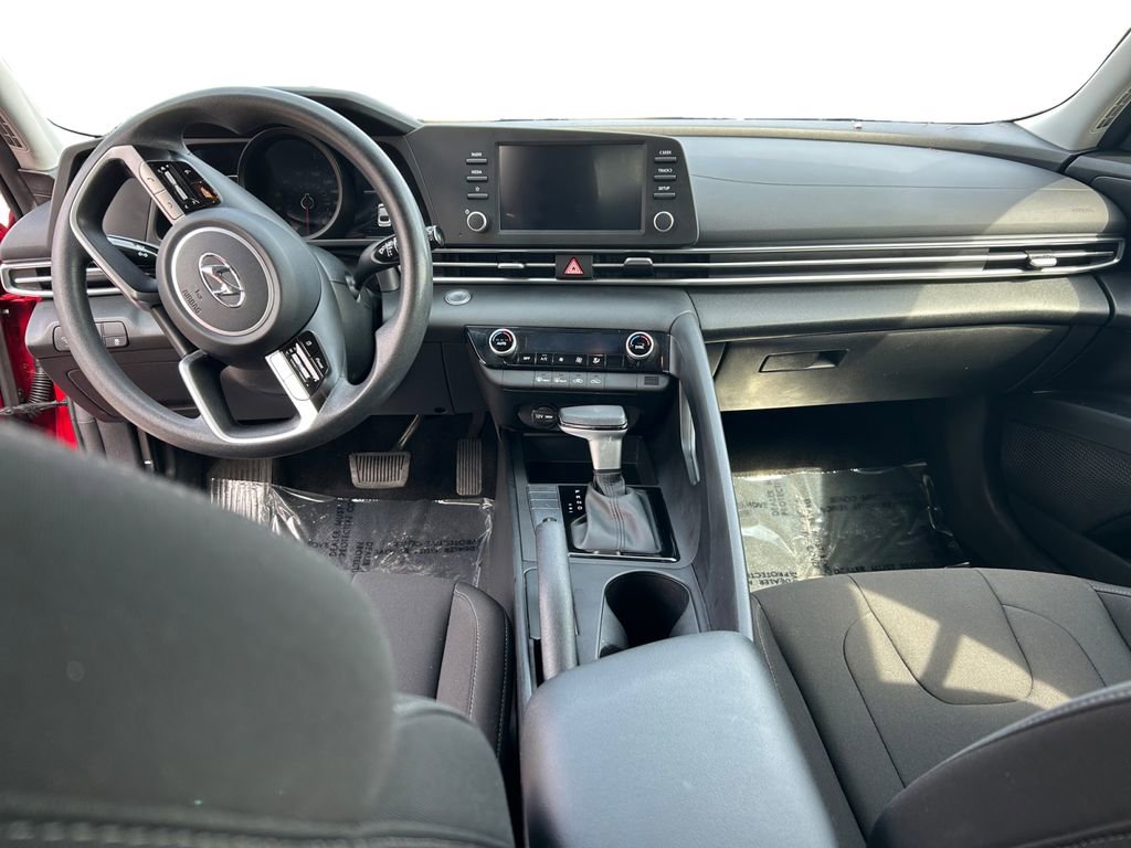 Used 2023 Hyundai Elantra SEL image 10