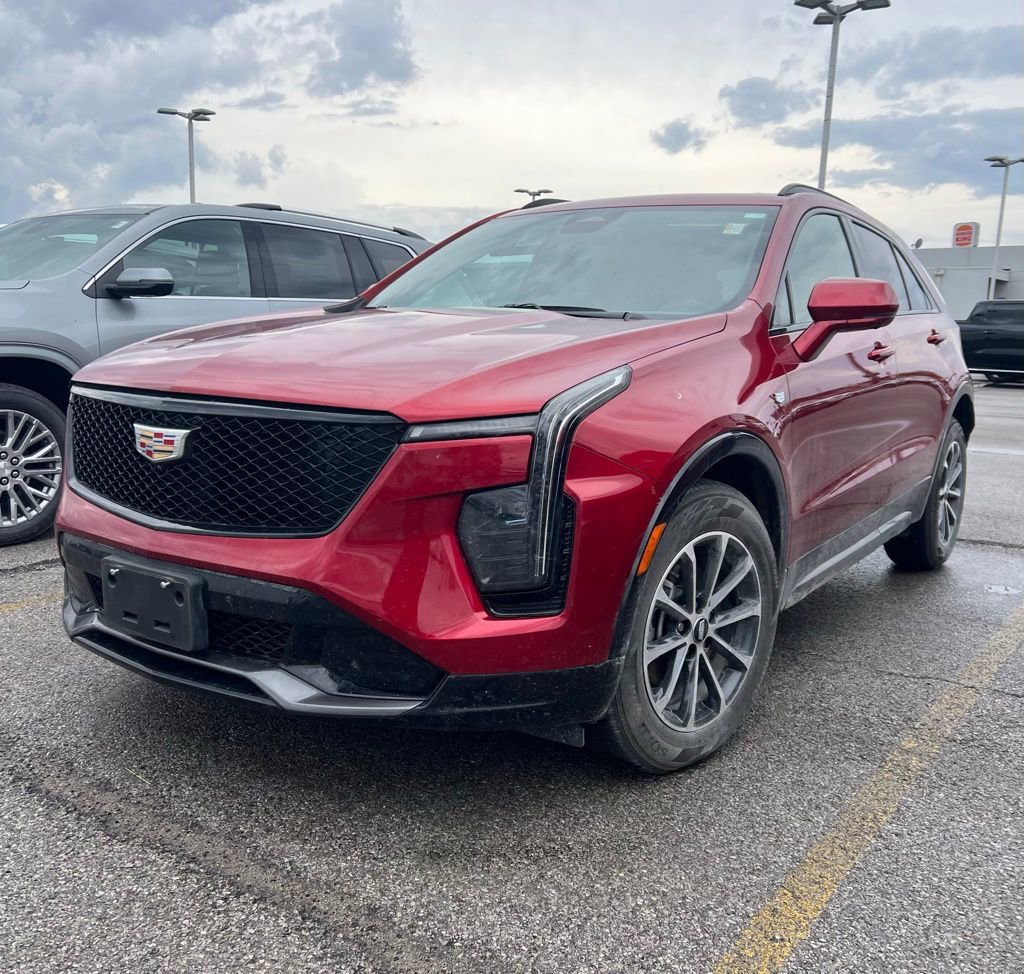 Used 2024 Cadillac XT4 Sport image 3
