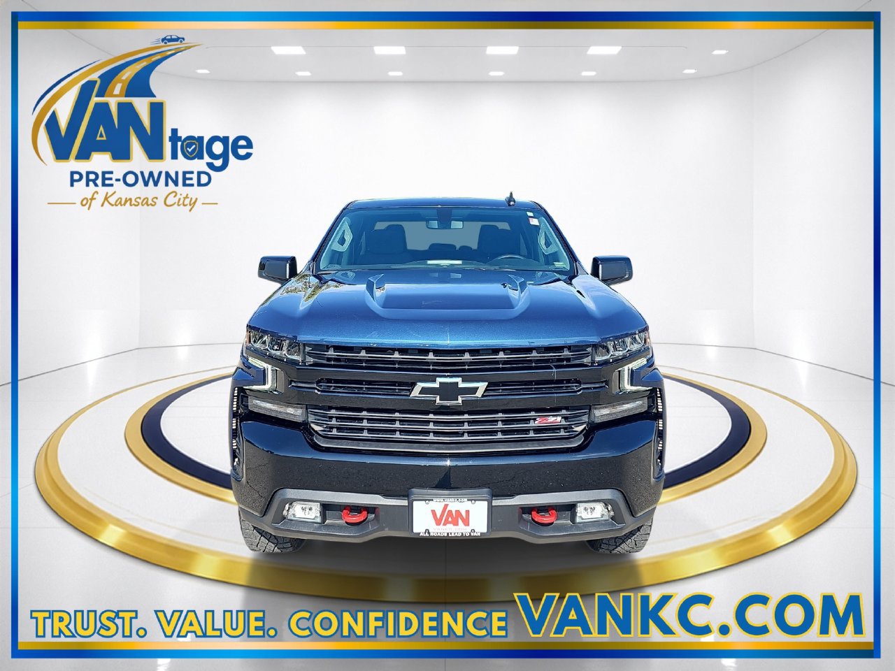 Used 2021 Chevrolet Silverado 1500 LT Trail Boss w/ Bed Protection Package AWD/4WD image 2