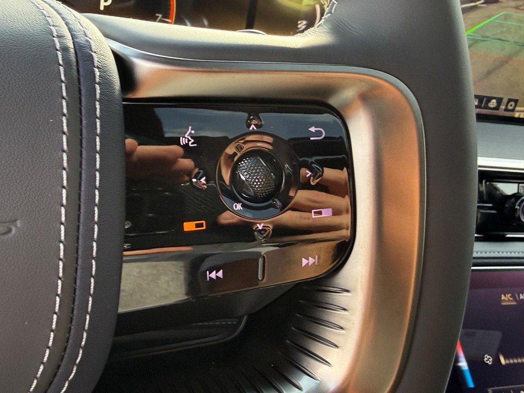 New 2027 INFINITI QX80 Sensory AWD/4WD image 16