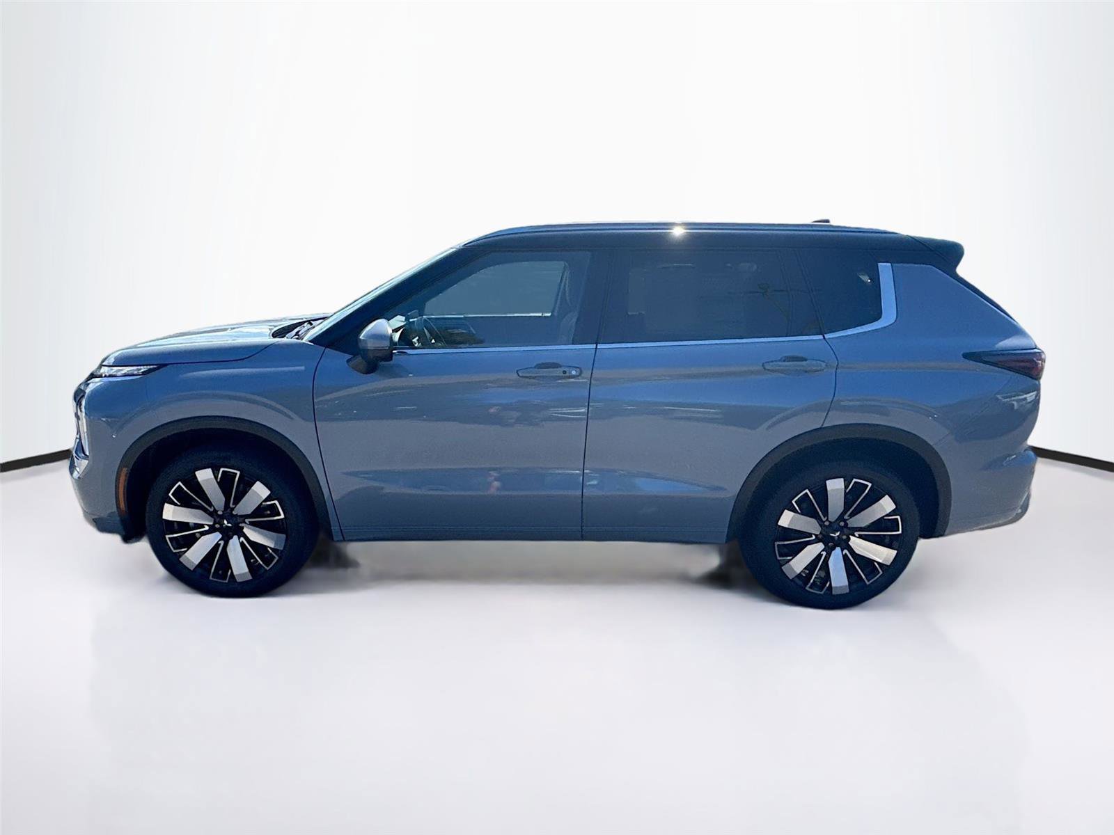 New 2025 Mitsubishi Outlander SEL image 4