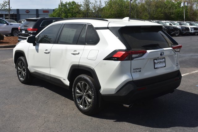 Used 2022 Toyota RAV4 XLE Premium image 8