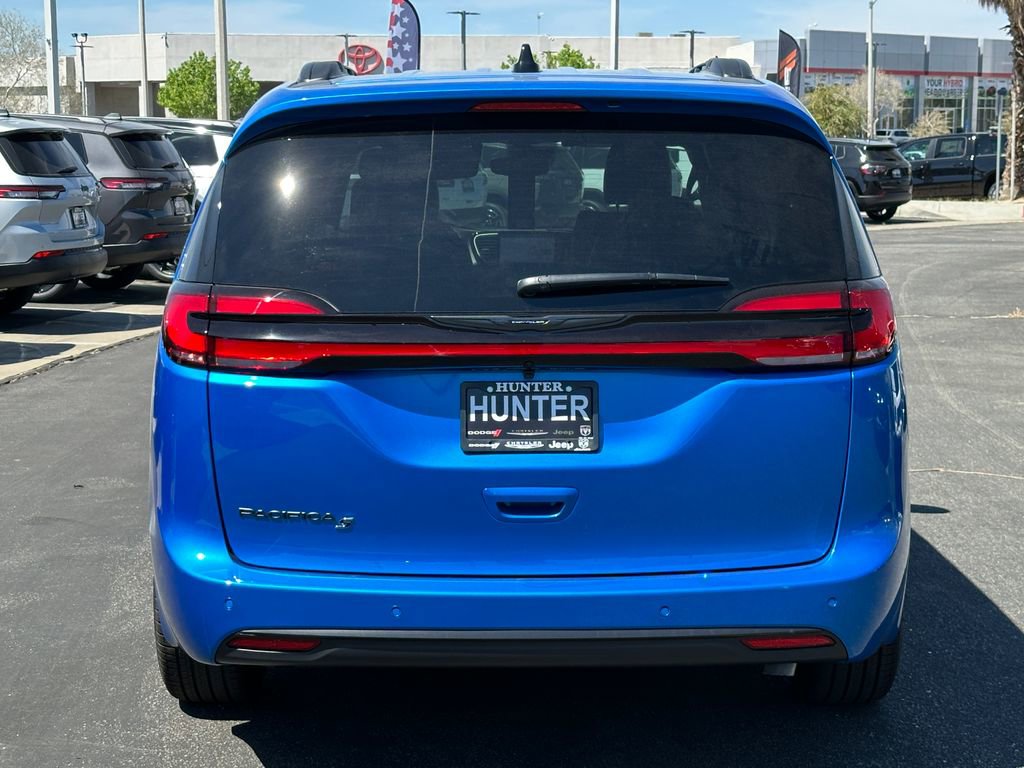 New 2026 Chrysler Pacifica Select FWD image 6