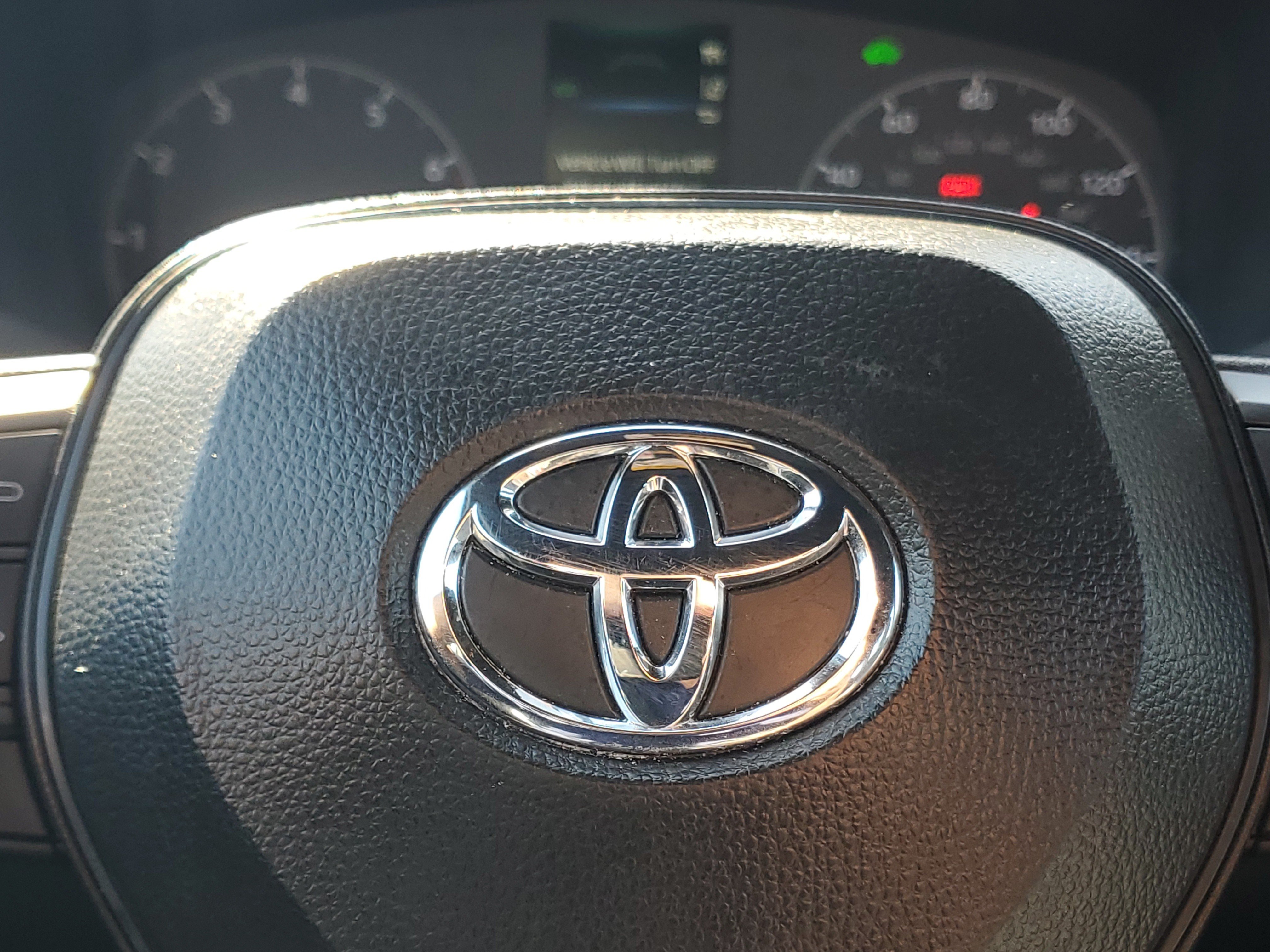 Certified 2025 Toyota Corolla Cross AWD Hybrid image 23