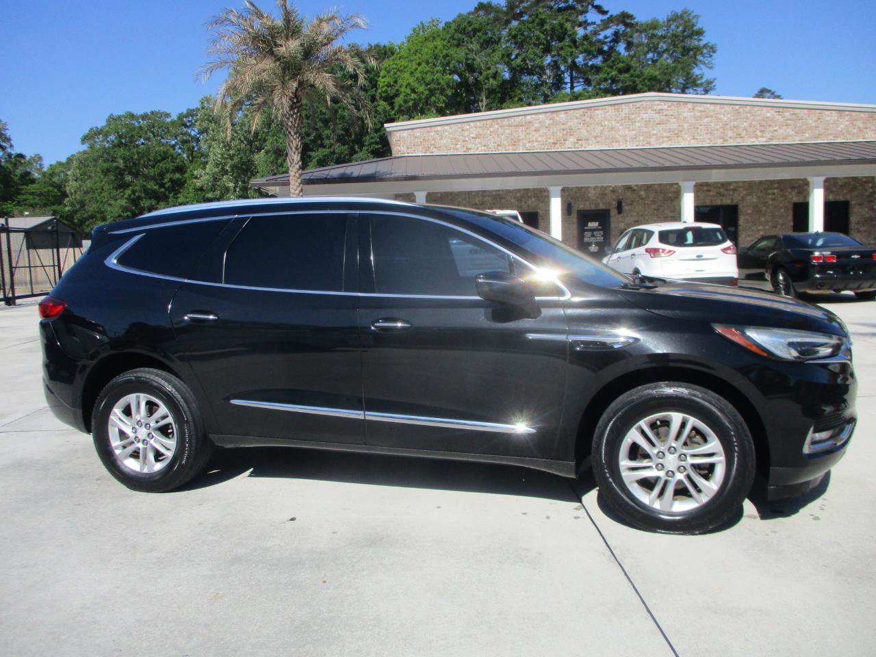Used 2018 Buick Enclave Essence FWD image 20