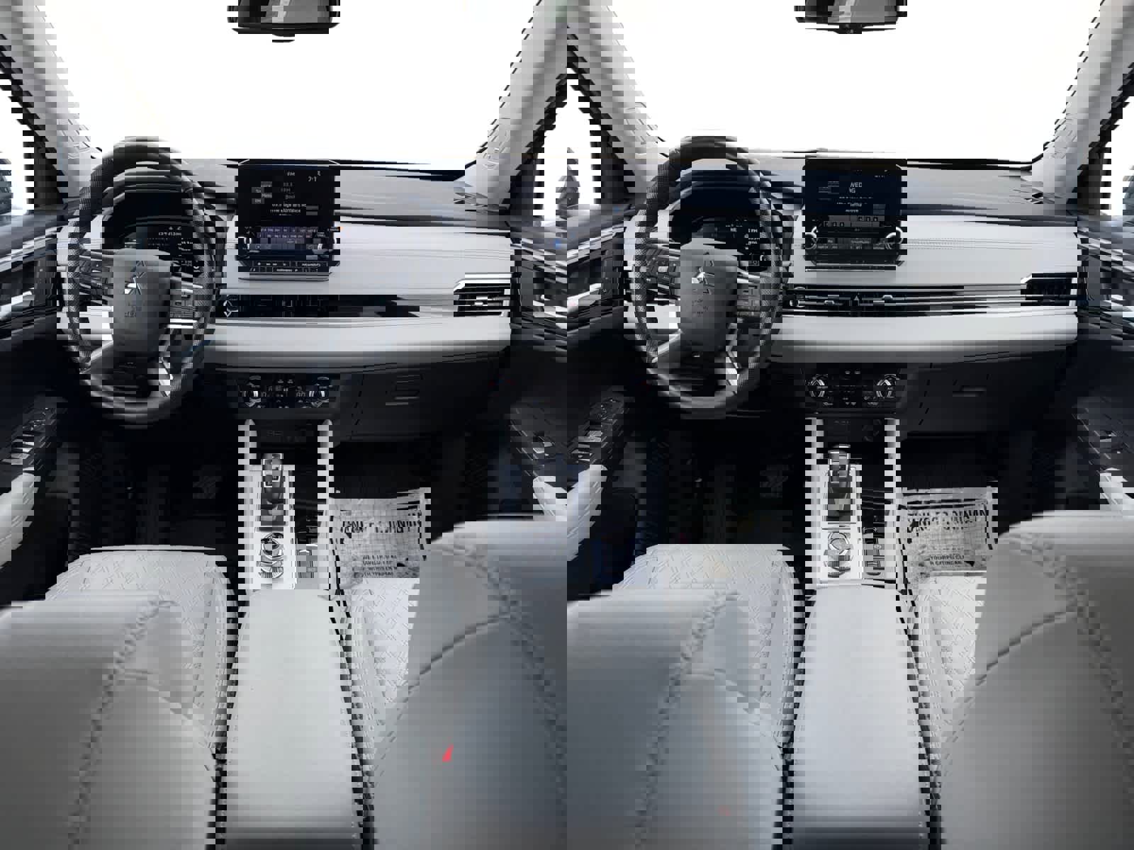 Used 2024 Mitsubishi Outlander SEL image 12