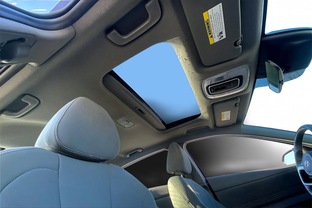 Used 2022 Hyundai Elantra SEL w/ Convenience + Premium Package image 22