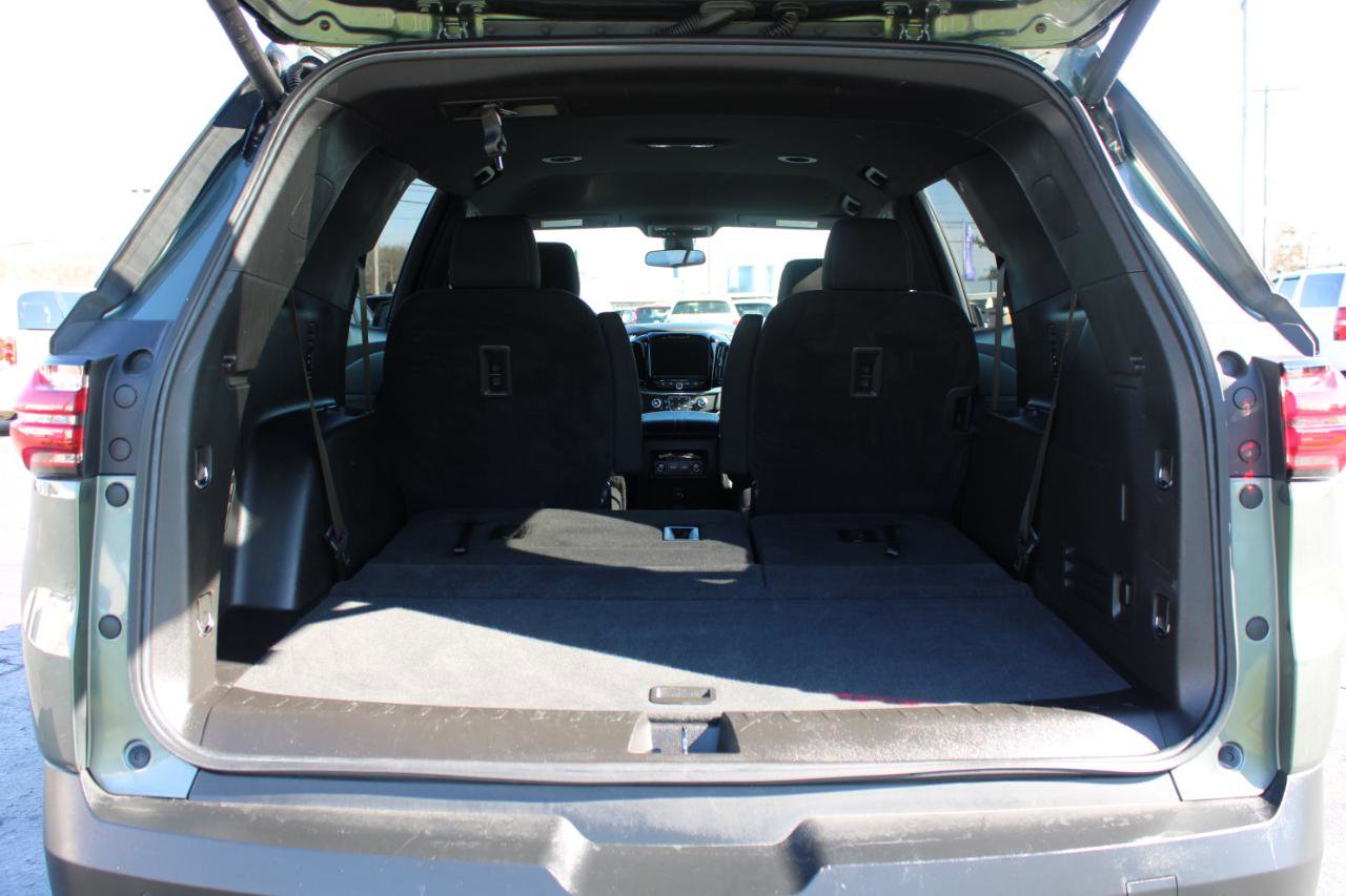Used 2022 Chevrolet Traverse LT image 9