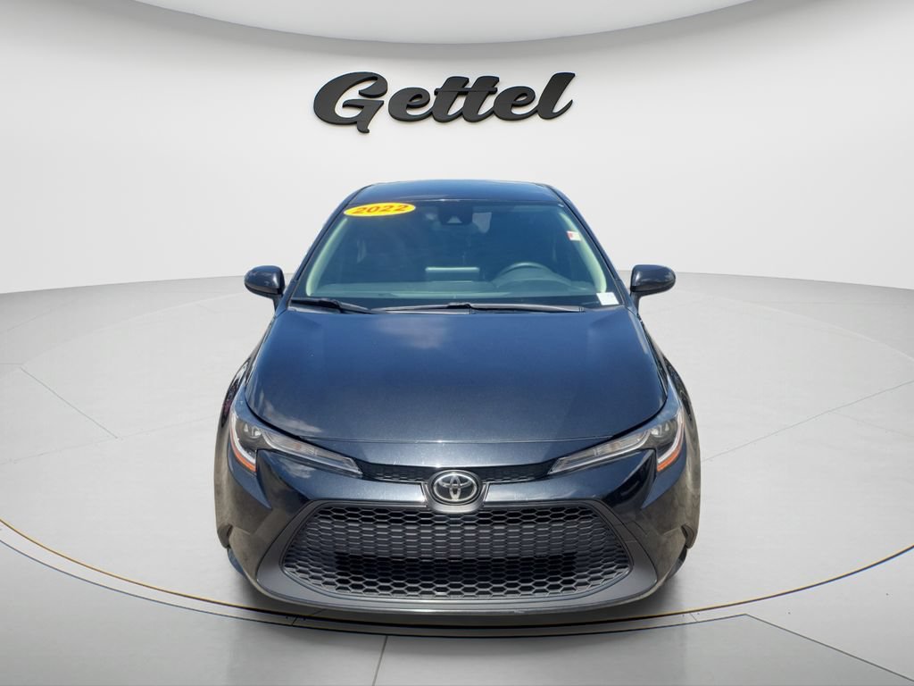 Used 2022 Toyota Corolla LE FWD image 2