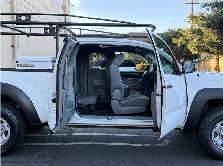 Used 2013 Toyota Tacoma 4x4 Access Cab w/ Convenience Pkg image 26