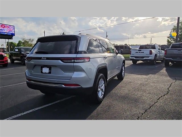 New 2025 Jeep Grand Cherokee Laredo X image 32