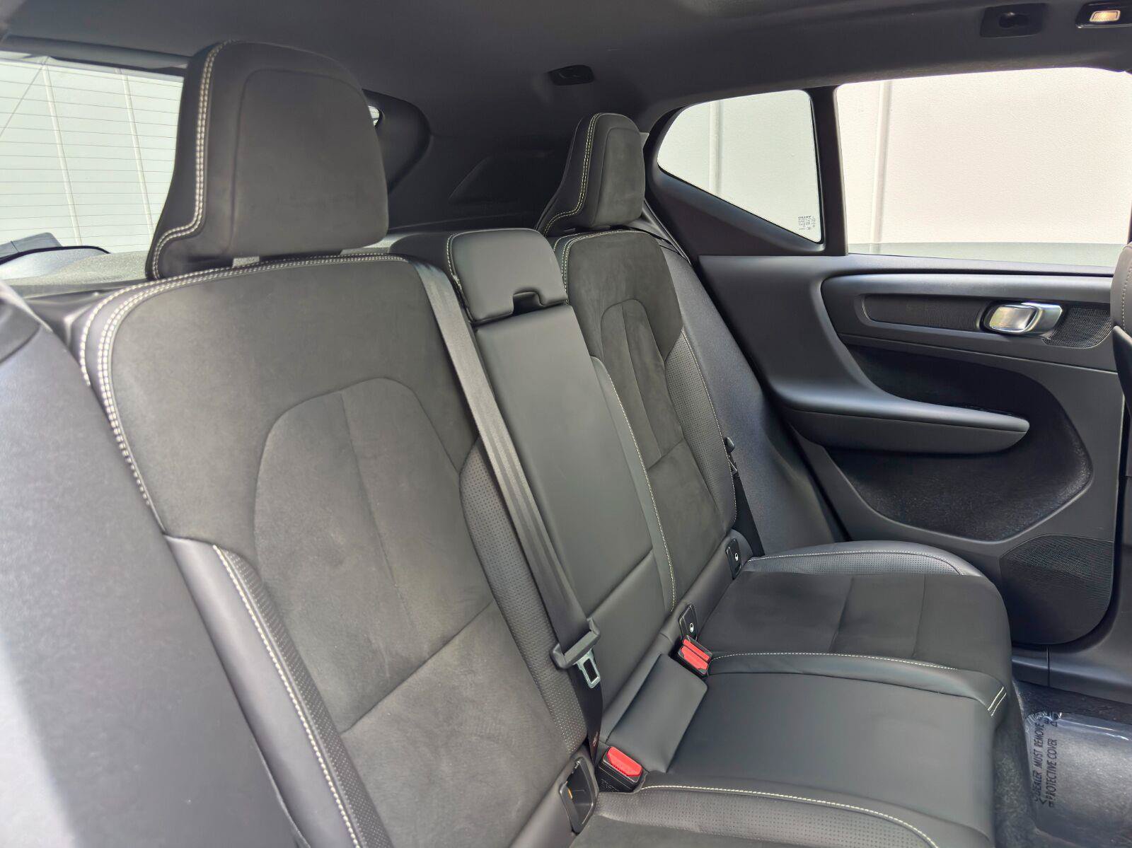 Used 2021 Volvo XC40 P8 Recharge w/ Advanced Package AWD/4WD image 38