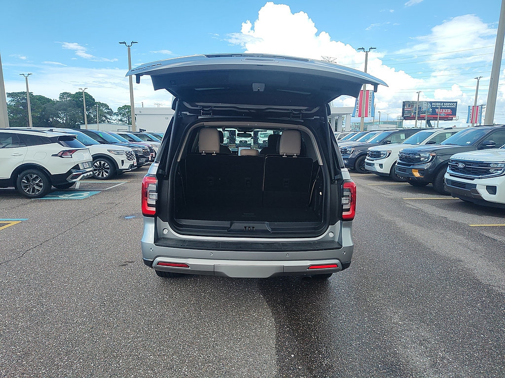 Certified 2022 Ford Expedition Limited AWD/4WD image 6