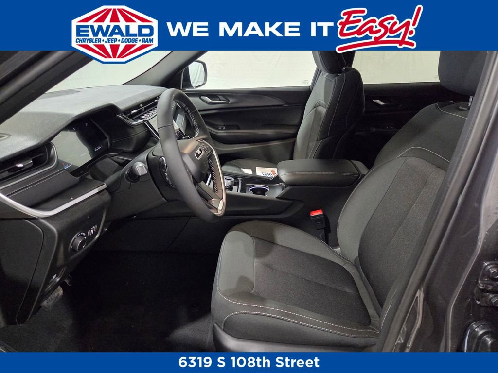 New 2025 Jeep Grand Cherokee Laredo X image 12