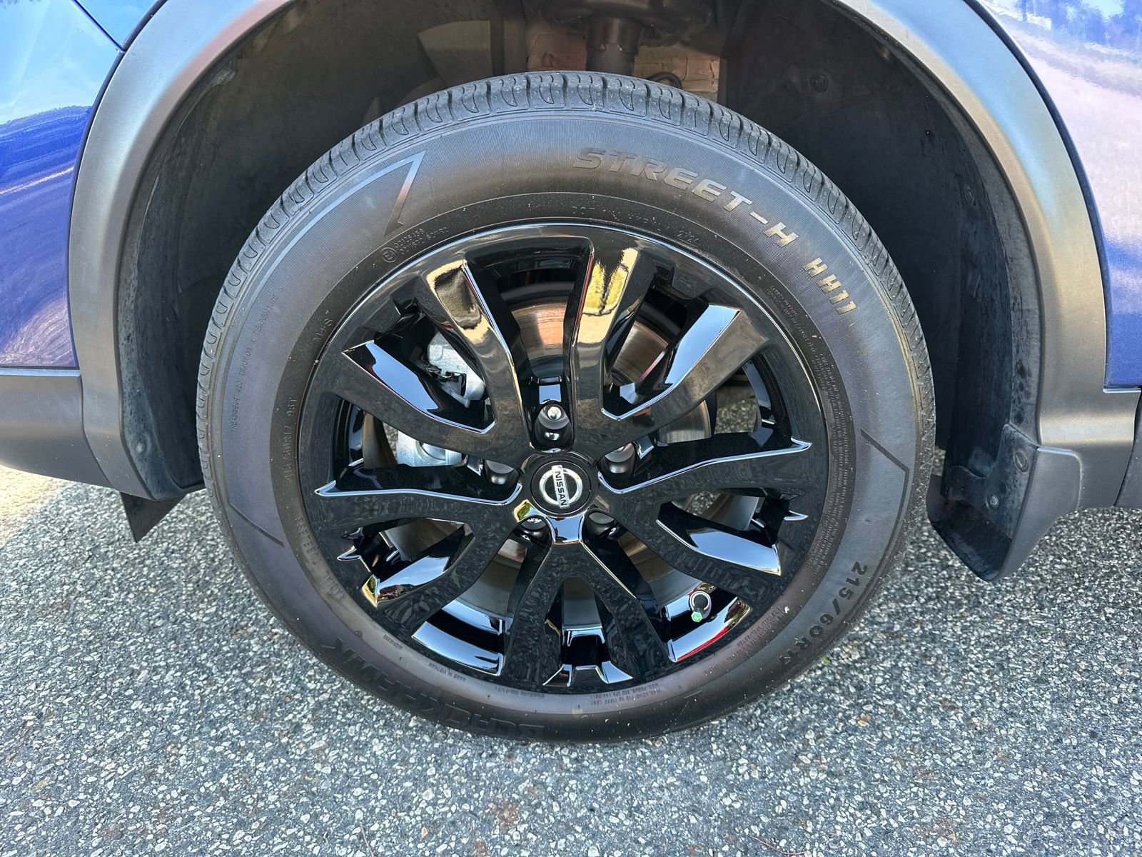 Used 2022 Nissan Rogue Sport SV w/ Technology Package image 9