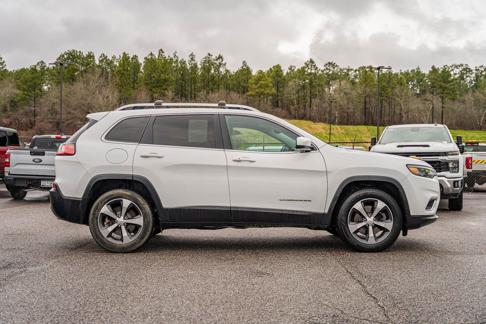 Used 2019 Jeep Cherokee Limited AWD/4WD image 8