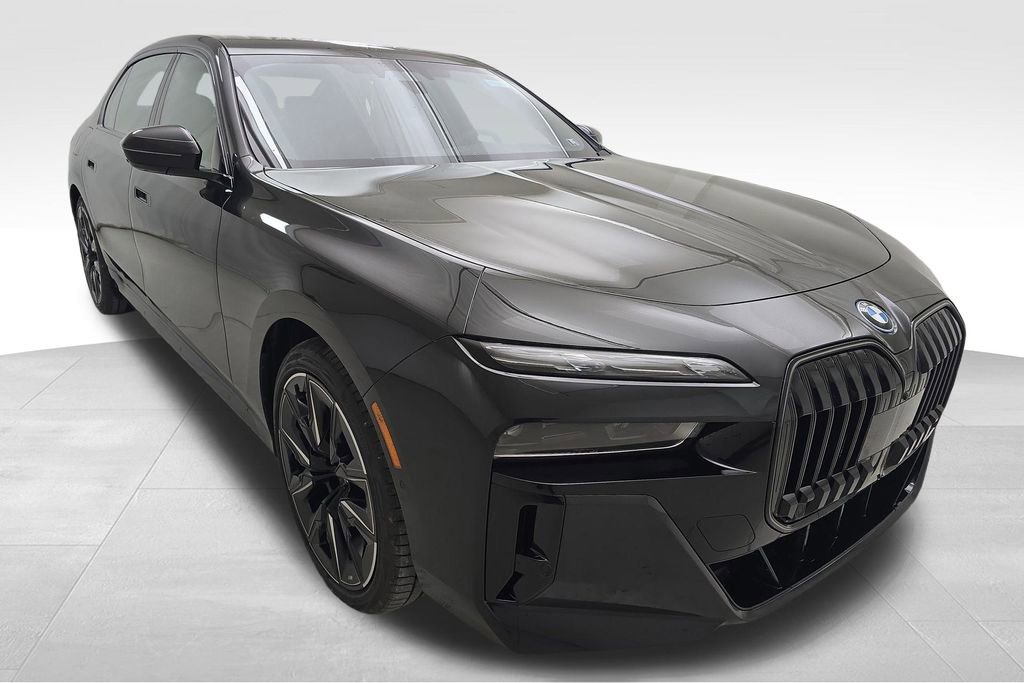 New 2026 BMW i7 xDrive60 w/ Executive Package image 2