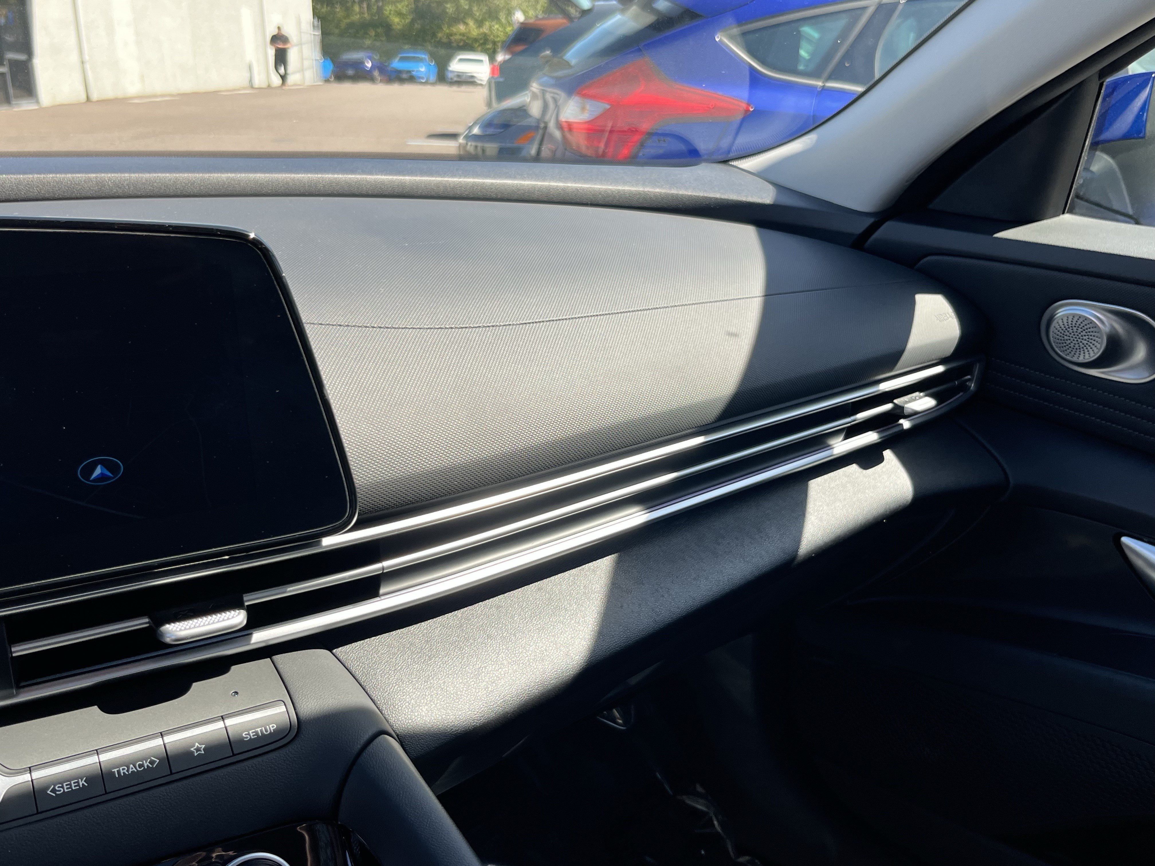 Certified 2025 Hyundai Elantra Limited FWD image 24