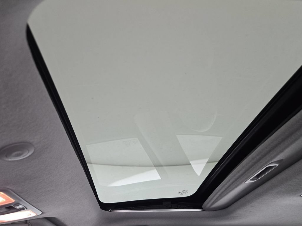 Used 2013 Hyundai Elantra Limited FWD image 22