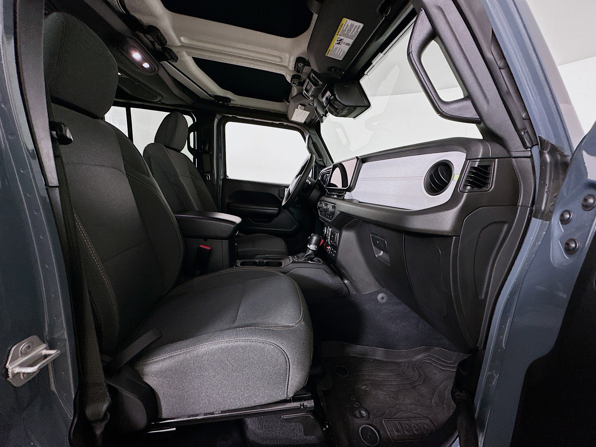 Used 2024 Jeep Wrangler Willys image 29