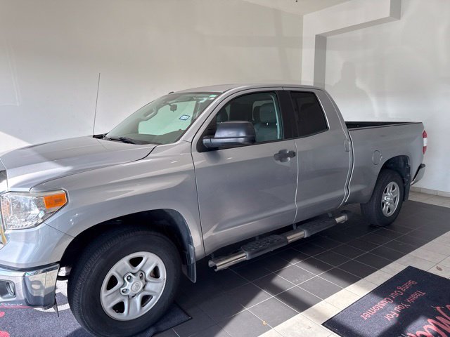Used 2017 Toyota Tundra SR5 RWD image 1